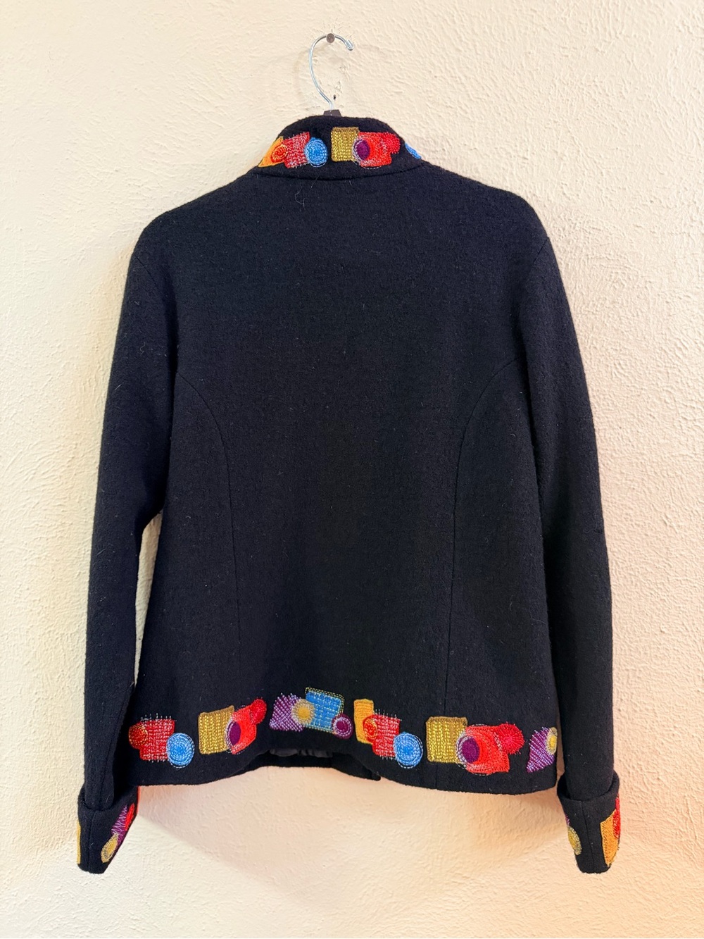Icelandic Design black wool embroidered jacket - Picture 2 of 9